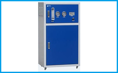 宏森始終提倡以使用者的需求為導(dǎo)向提供適用的超純水系統(tǒng)。較新推出的新一代生化儀用超純水機(jī)系統(tǒng)結(jié)構(gòu)緊湊，操作簡(jiǎn)便，維護(hù)便利，能夠直接以自來(lái)水為進(jìn)水同時(shí)生產(chǎn)分析級(jí)純水和較高標(biāo)準(zhǔn)的超純水，可滿足科學(xué)實(shí)驗(yàn)室各種純水與超純水的需要。